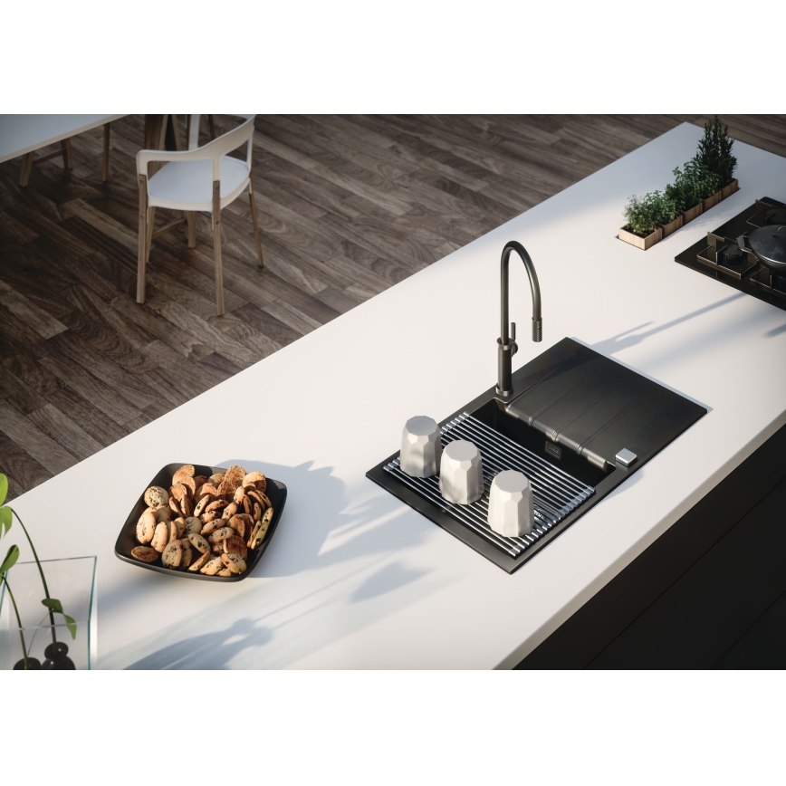 ALVEUS 1132179 - Кран за мивка с издърпваща се пръскачка NERINA 46,8 см неръждаем/черен