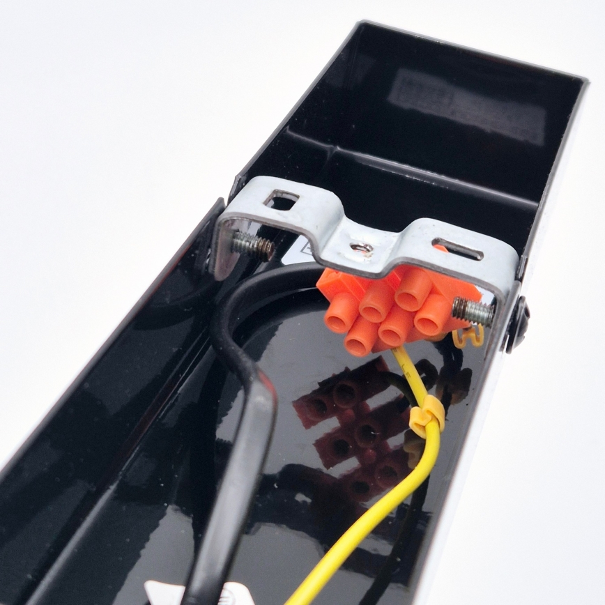 Аплик ASTRID 1xE27/60W/230V лъскаво черен