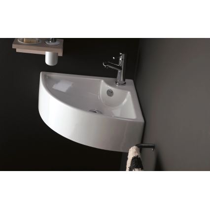 Bathco 0043 - Ъглова стенна мивка OPORTO 64,5 x 47 см порцелан/бяла