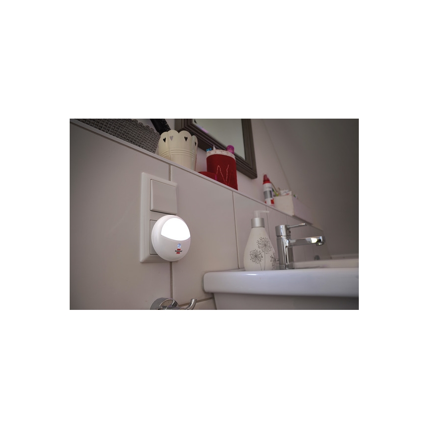 Brennenstuhl - LED Лампа за ориентация за контакт със сензор LED/0,85W/230V