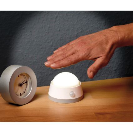 Brennenstuhl - LED осветително тяло с датчик за движение LED/3xAA 3000K