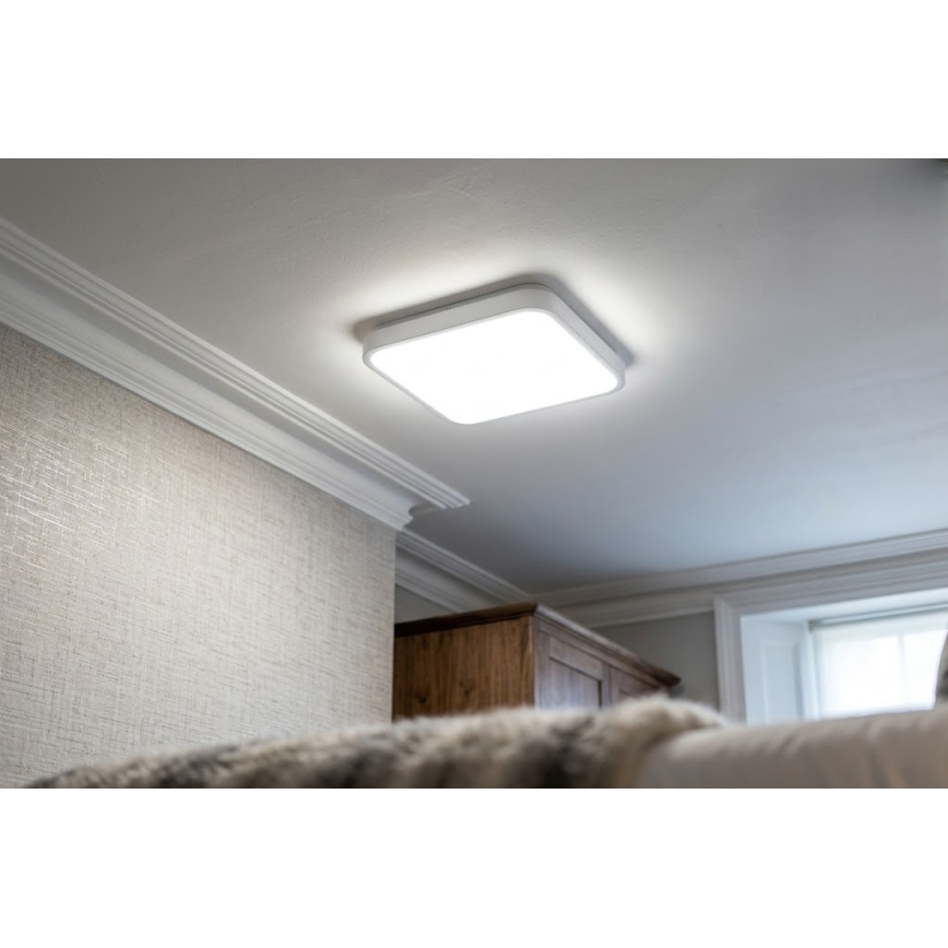 BRILAGI - LED таванно осветително тяло за баня със сензор ZENNA LED/24W/230V 34,5x34,5 cm IP44 бяло + дистанционно управление