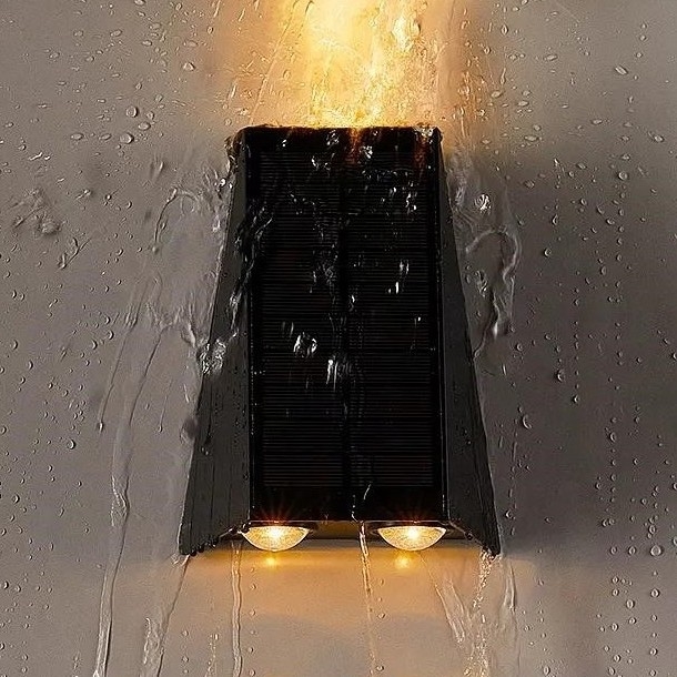 Brilagi - LED Соларен аплик PYRAMID LED/2W/3,2V 1300 mAh IP54