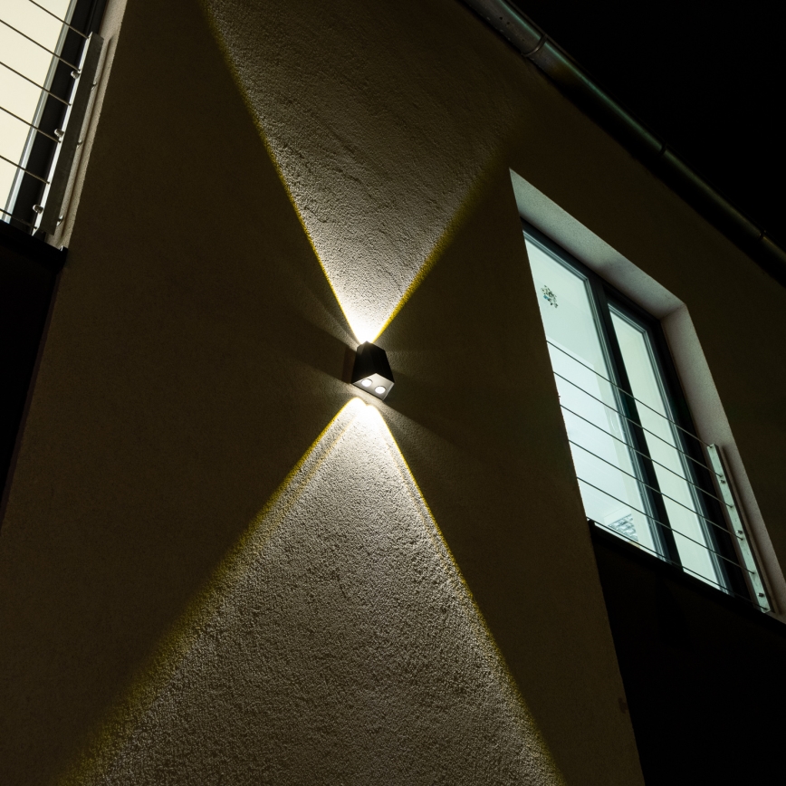 Brilagi - LED Соларен аплик PYRAMID LED/2W/3,2V 1300 mAh IP54