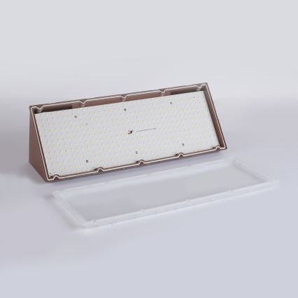 Brilagi - LED външно стенно осветително тяло TRIANGLE LED/42W/230V 3000/4000/6500K 45 cm кафяво IP65