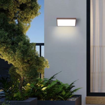 Brilagi - LED външно стенно осветително тяло със сензор TRIANGLE LED/20W/230V кафяво IP65