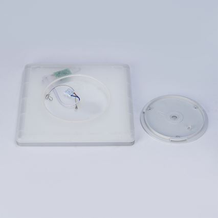 Brilagi - LED таванно осветително тяло за баня ULTRA SLIM LED/18W/230V 30x30 cm сребристо IP54