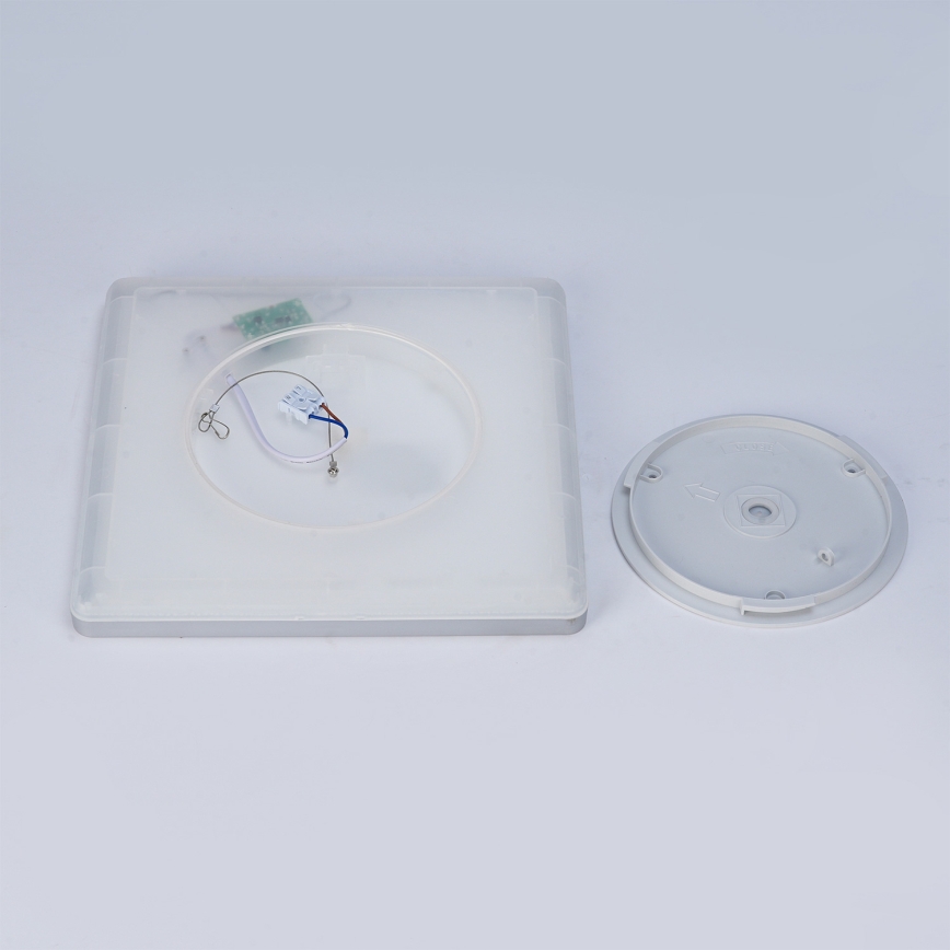 Brilagi - LED таванно осветително тяло за баня ULTRA SLIM LED/18W/230V 30x30 cm сребристо IP54