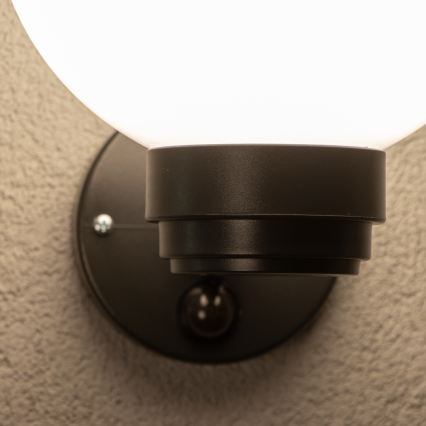 BRILAGI - Външно стенно осветително тяло с датчик за движение HARBOR 1xE27/40W/230V IP33 антрацит/бяло