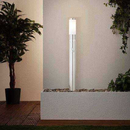 Brilliant - LED Екстериорна лампа със сензор LEIGH LED/0,9W/230V + 1xE27/11W 80 см IP44 лъскав хром