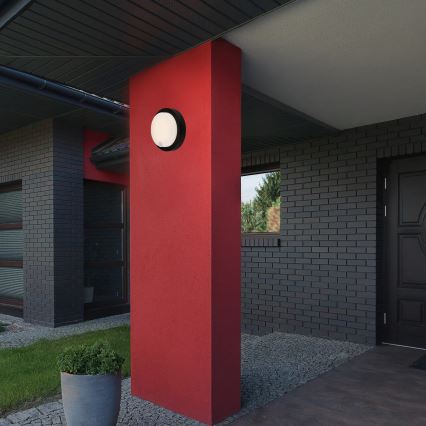 Brilo - LED презареждаемо външно стеннo осветително тяло със сензор LED/4W/5V 4400 mAh IP44 черно