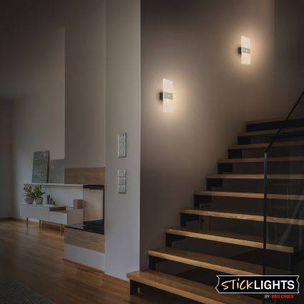 Briloner 3888012 - LED презареждаема стенна лампа със сензор за движение и сумрак AURA LED/2,5W/5V 1800 mAh матов хром