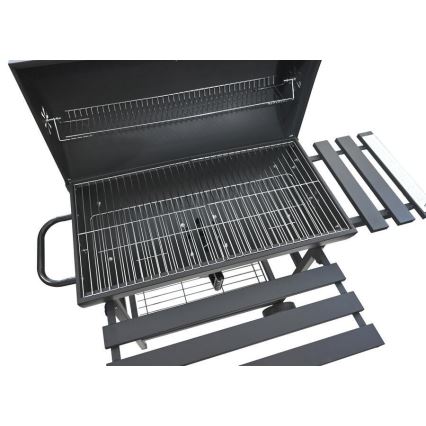Черен грил на дървени въглища