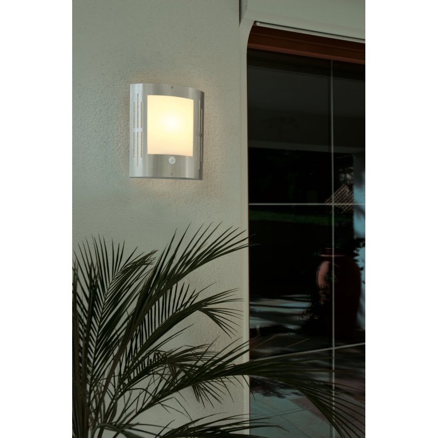Eglo - със сензор Екстериорна Стенна лампа 1xE27/15W/230V IP44