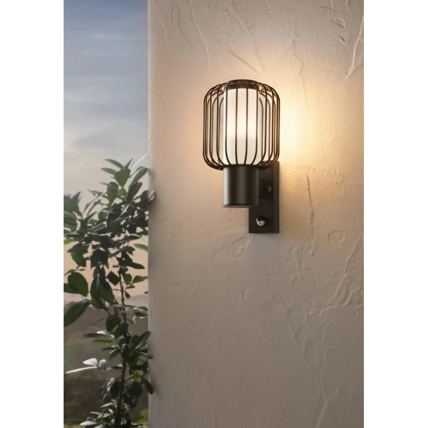 Eglo - Външна стенна лампа със сензор 1xE27 / 28W / 230V IP44