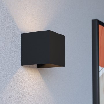 Eglo - LED външно стенено осветително тяло с възможност за димиране, презареждаема батерия и сензор за движение и сумрак LED/2,2W/5V IP44 черно