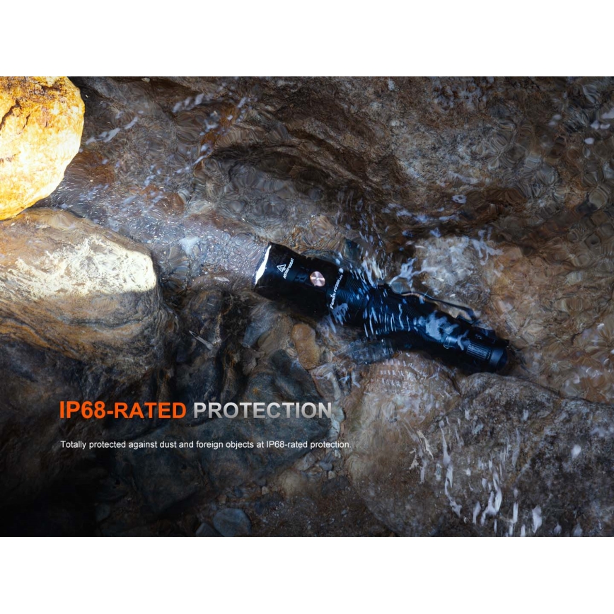 Fenix PD36RACE - димиращ презареждаем LED/USB фенер, 5000 mAh, IP68, 3000 лм, 63,45 ч, черен