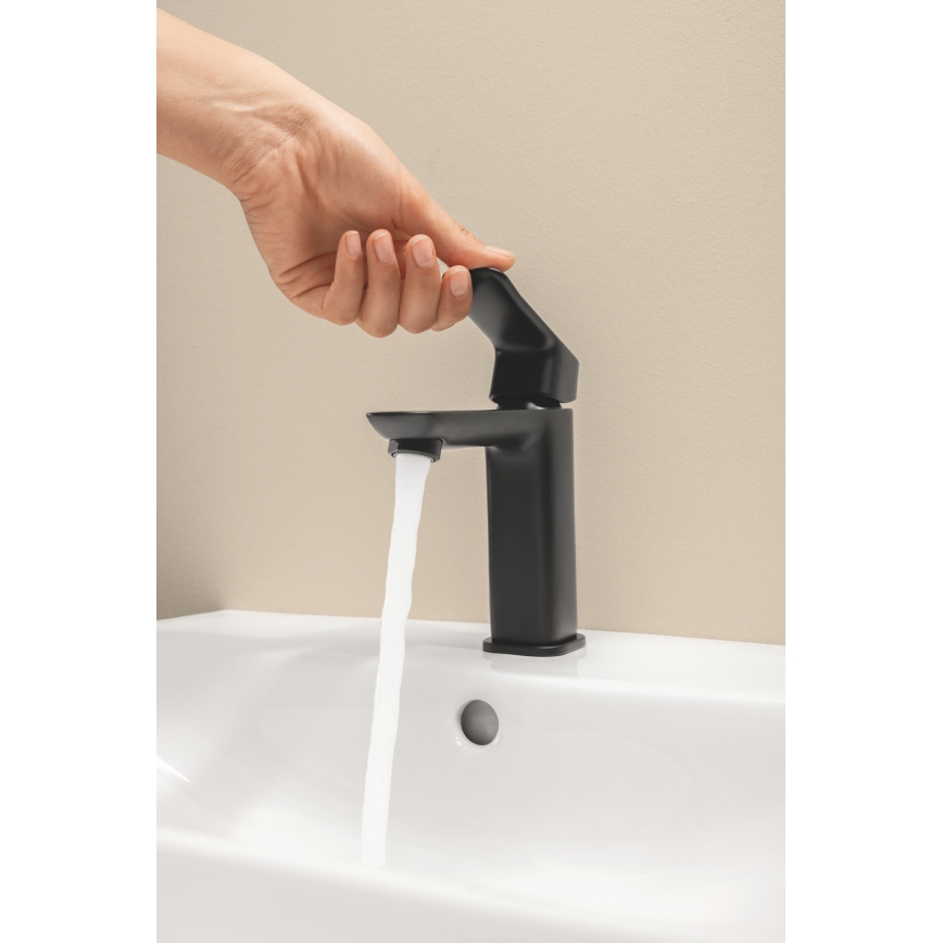 GROHE 1018322430 - Черен смесител за умивалник DICE M