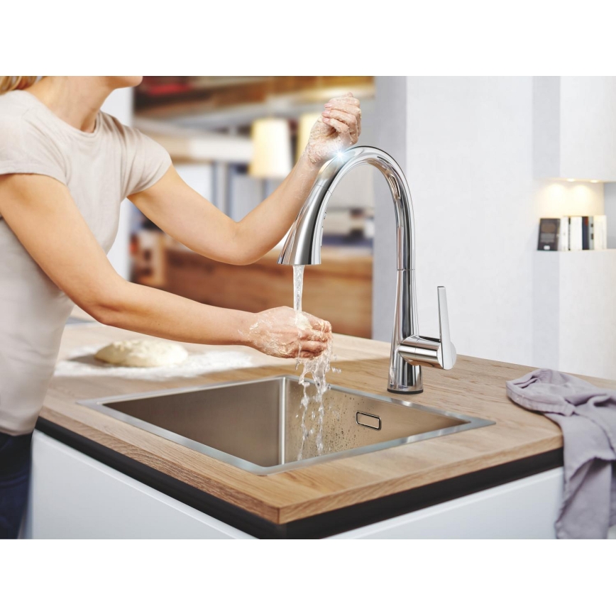GROHE 30219002 - Електронен смесител за мивка ZEDRA TOUCH блестящ хром