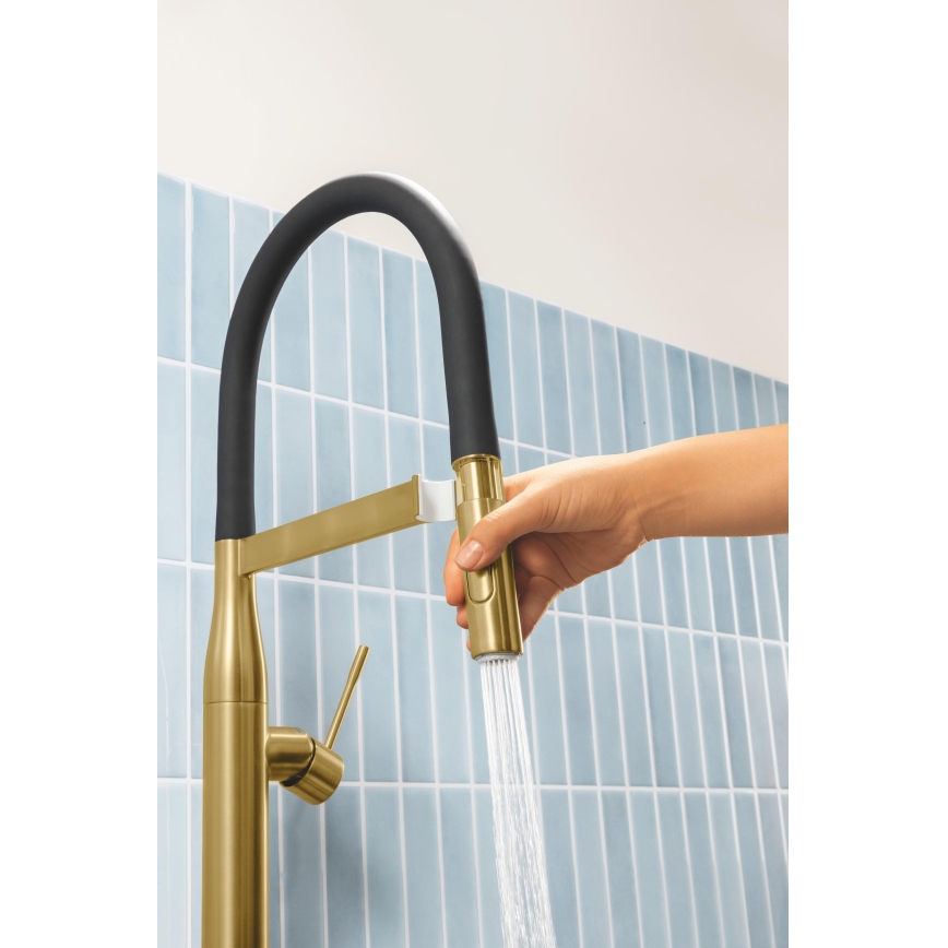 GROHE 30294GN0 - Кухненски смесител ESSENCE златен
