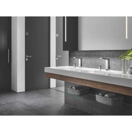 GROHE 36440000 - Инфрачервена електронна смесителна батерия за мивка EUROCUBE E DN 15 хром