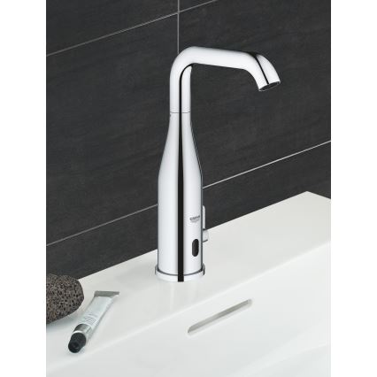 GROHE 36445000 - Инфрачервен електронен смесител за мивка ESSENCE E в лъскав хром