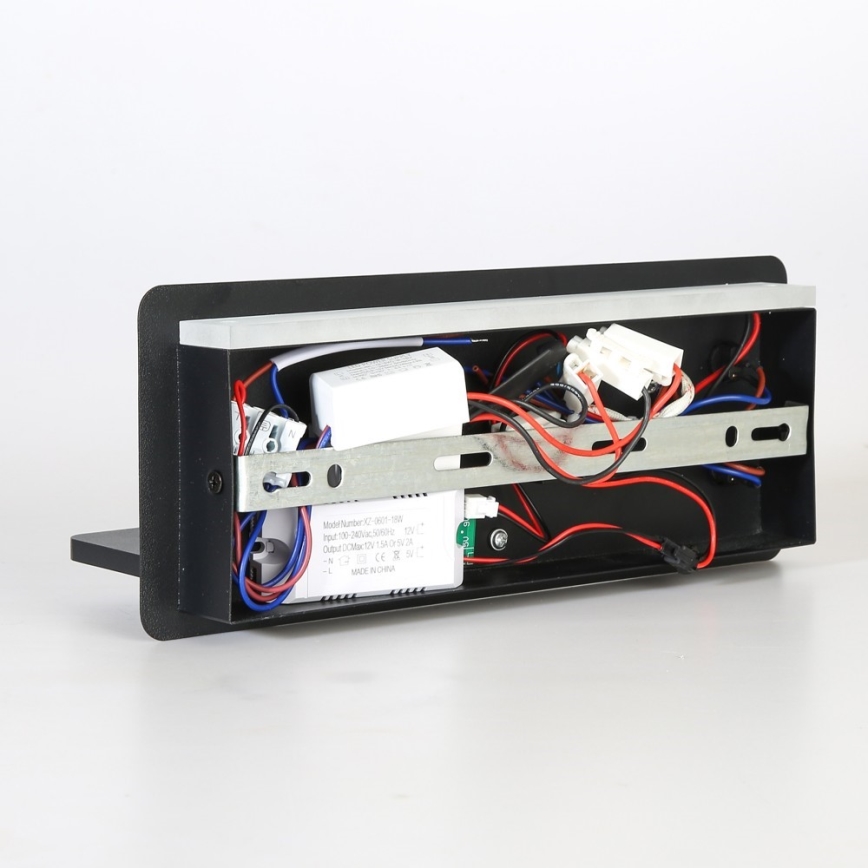 Immax 08287L - LED Стенен спот с рафт, USB порт и безжично зареждане Be PREPARE LED/3W/230V + LED/3W черен