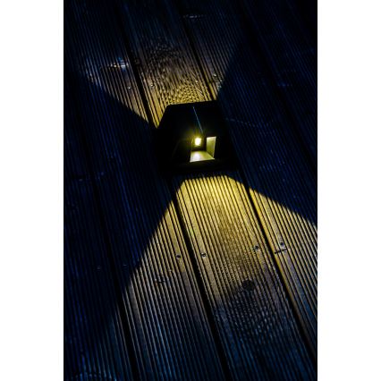 LED Соларен аплик със сензор LED/2W/5V IP54 1300 mAh