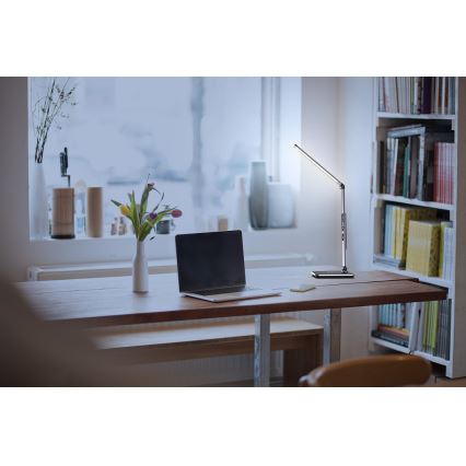 LED Димируема настолна лампа LED/8,5W/230V с безжично зареждане