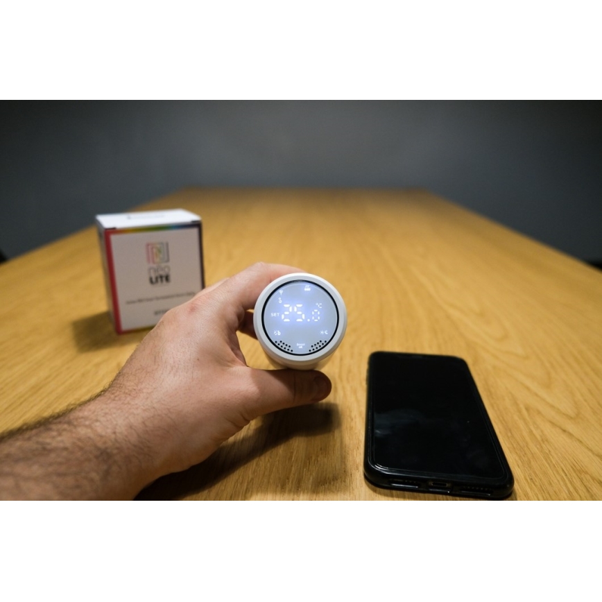 Immax NEO 07732C - К-кт 4бр. термостатични глави + BRIDGE PRO v3 2xAA/3V Wi-Fi Tuya