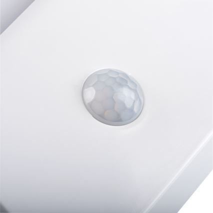 LED вградено осветително тяло със сензор за движение и сумрак IRS LED/0,3W/3xAAA IP54 бяло