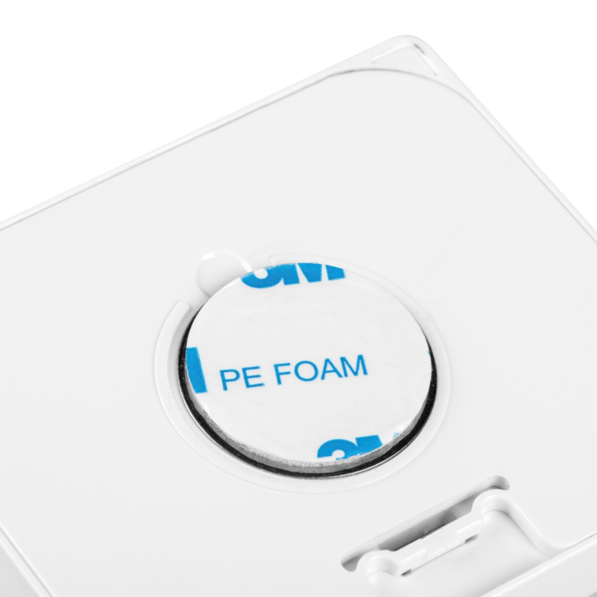 LED вградено осветително тяло със сензор за движение и сумрак IRS LED/0,3W/3xAAA IP54 бяло