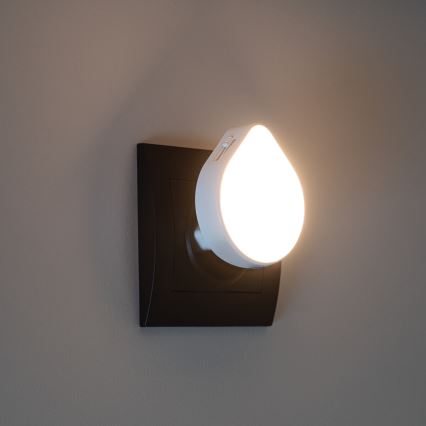Kanlux 37396 - LED Димируем ориентация лампа със сензор за здрач за контакт ULOV LED/0,5W/230V бял