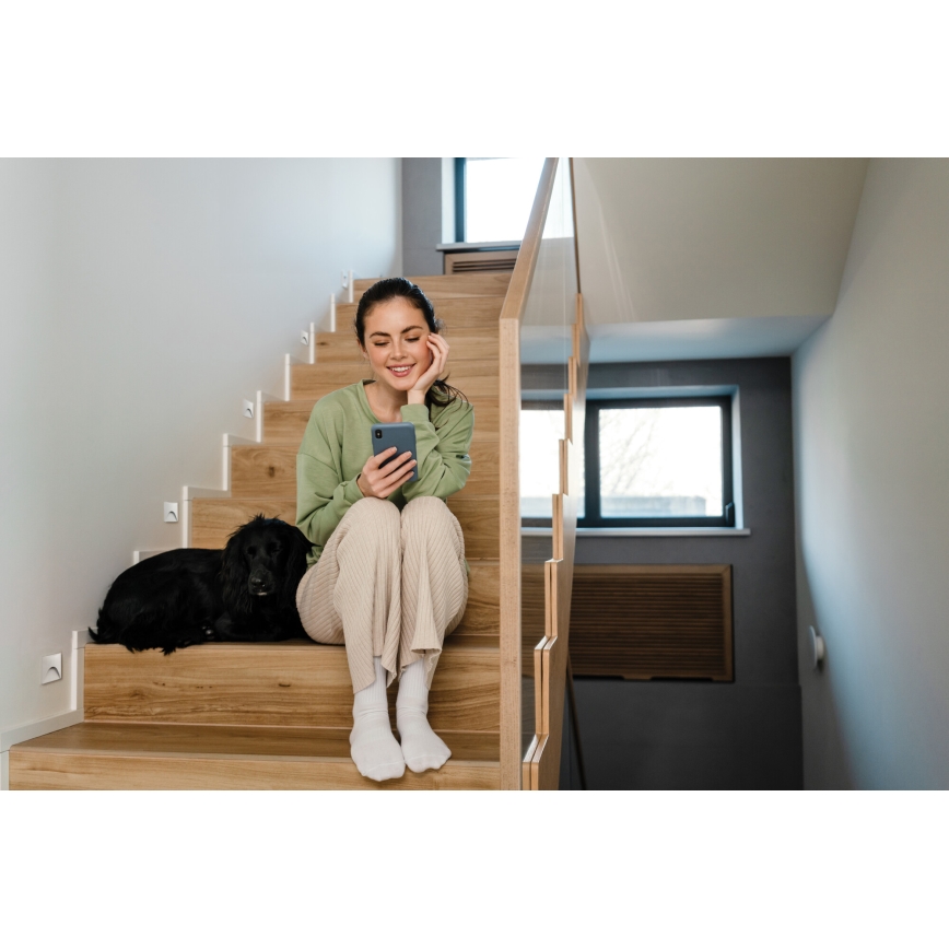 LED стълбищно осветително тяло EXIN LED/2,5W/230V 3000K IP65, бяло, квадратно