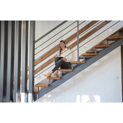 LED стълбищно осветително тяло EXIN LED/2,5W/230V 3000K IP65, бяло, квадратно