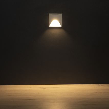 LED стълбищно осветително тяло EXIN LED/2,5W/230V 3000K IP65, бяло, квадратно