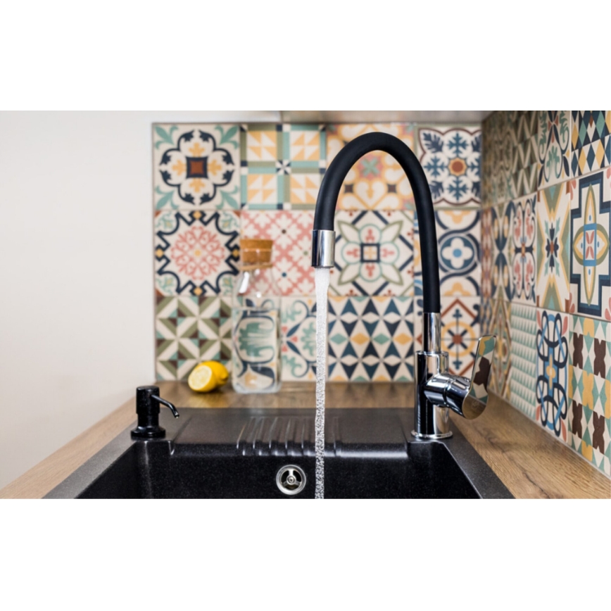 KFA Armatura 6553-915-00 - Кран за мивка с гъвкаво рамо RUMBA 40,5 cm черен/лъскав хром