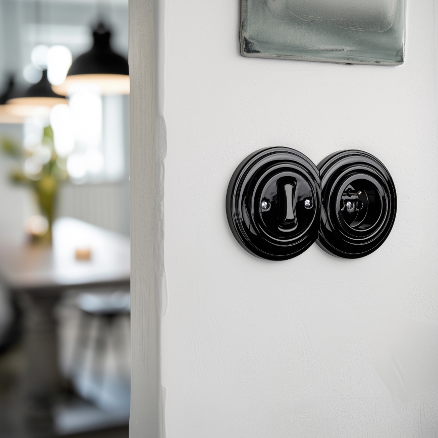 Kliklap - Ретро еднополюсен ключ № 1 и розетка 230V с черна рамка