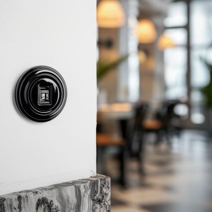 Kliklap - Ретро розетка за данни с черна рамка