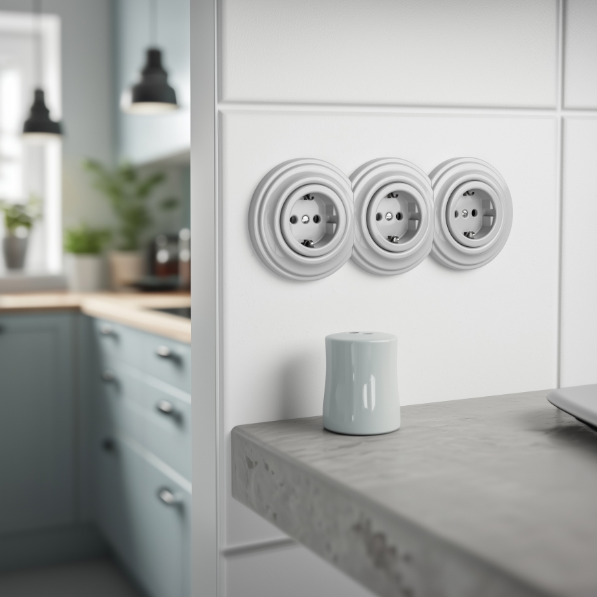 Kliklap - Тройна ретро домашна розетка с рамка SCHUKO 230V, керамична, бяла