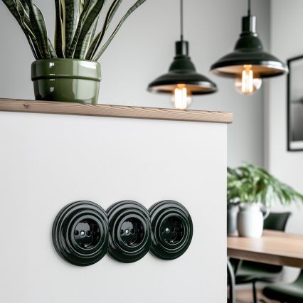 Kliklap - Тройна ретро розетка за дома с рамка SCHUKO 230 V, зелена