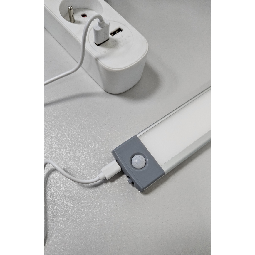 LED Акумулаторно осветление за мебели със сензор LED/2,5W/5V USB 800 mAh 4200K 32,5 см