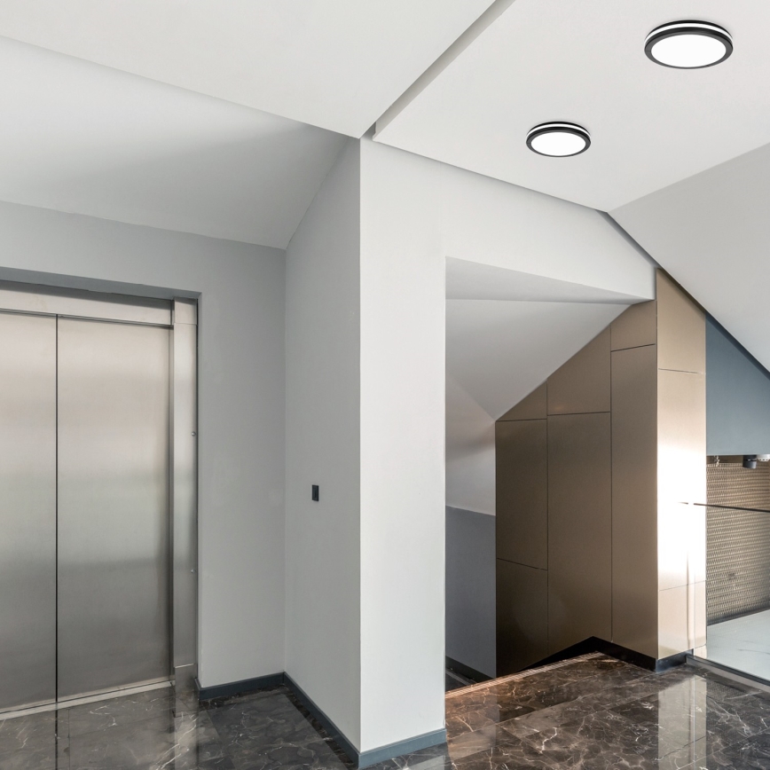 LED таванно осветително тяло за баня със сензор LED/24W/230V 3000/4000/6500K IP65 Ø 30 см черно + дистанционно управление