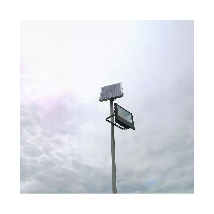 LED Димируем соларен прожектор LED/12W/3,2V 6000K IP65 5000 mAh + дистанционно управление