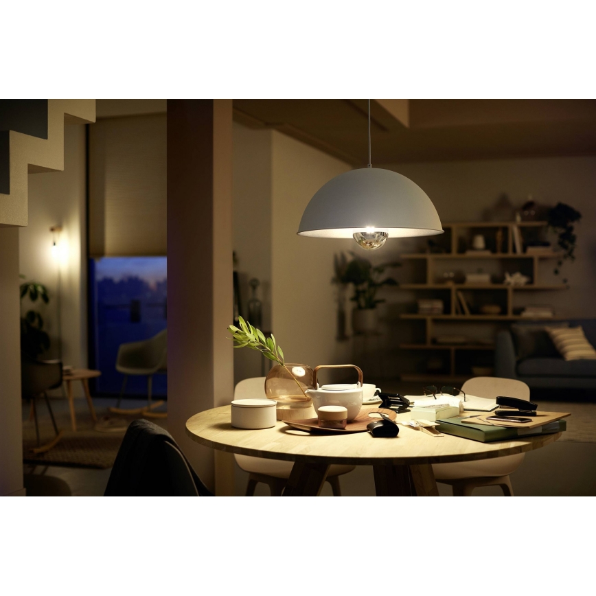 LED Димируема крушка с огледална сферична капачка DECO Philips G125 E27/7,2W/230V 2700K