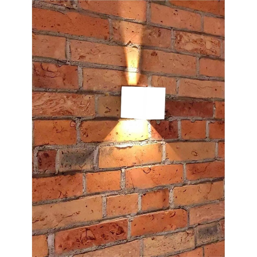 LED Екстериорен аплик 2xLED/3W/230V IP54 бял