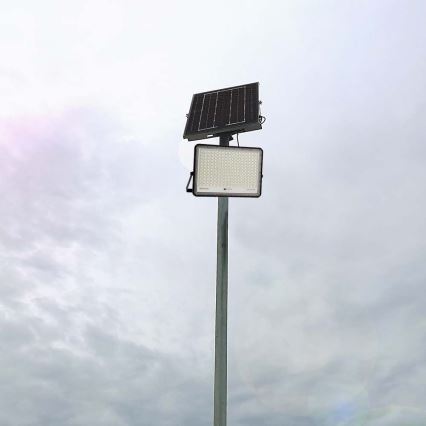 LED Екстериорен соларен прожектор LED/30W/3,2V 4000K черен IP65 + дистанционно управление