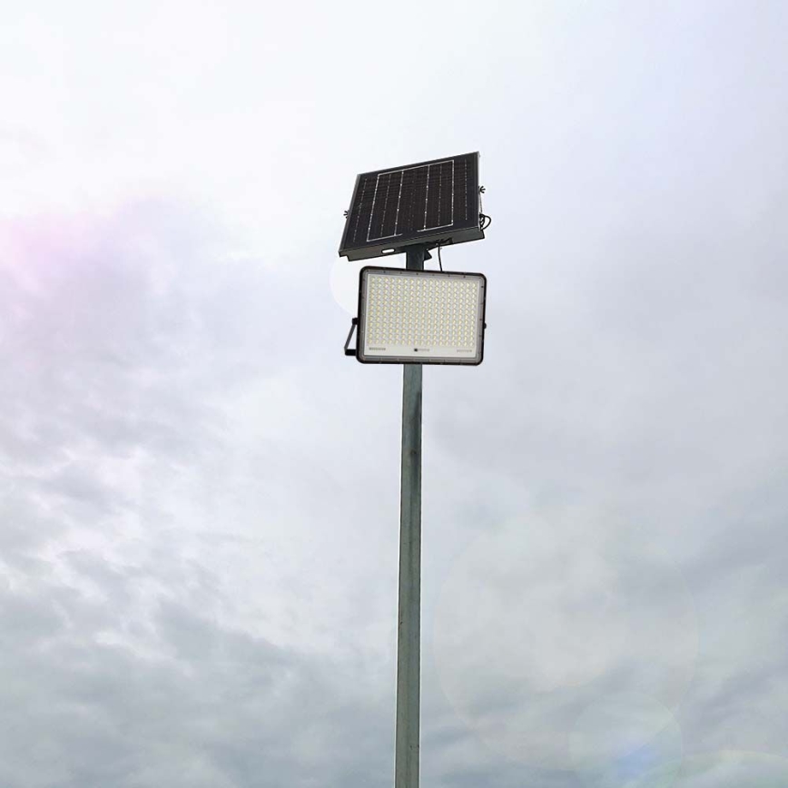 LED Екстериорен соларен прожектор LED/30W/3,2V 4000K черен IP65 + дистанционно управление