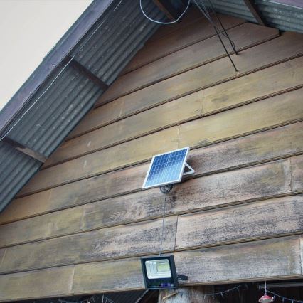 LED Екстериорен соларен прожектор LED/40W/10V IP65 6000K + дистанционно управление