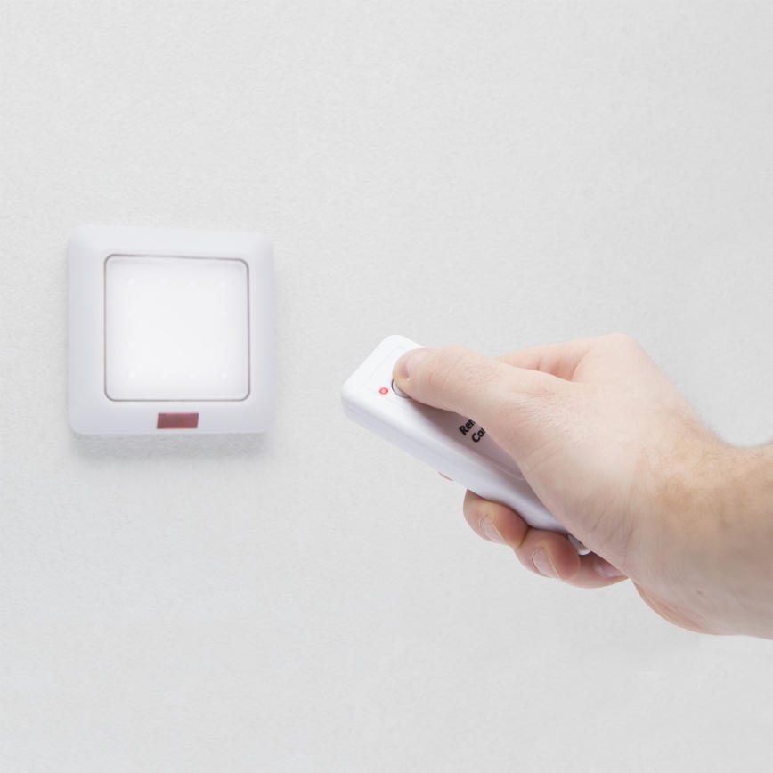 LED Лампа за ориентация LED/3xAA + дистанционно
